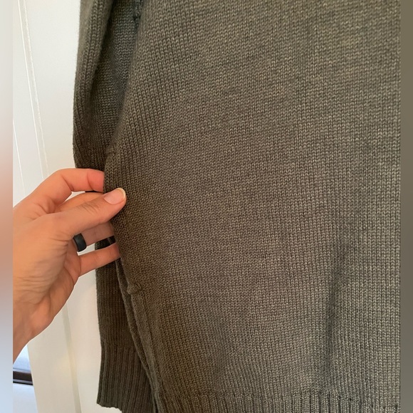 Oscar De La Renta Olive Sweater size M - Picture 4 of 4
